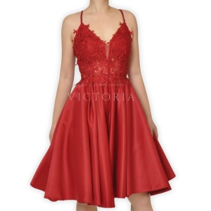 Un vestido rojo es sinónimo de elegancia.